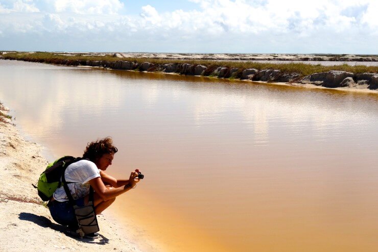 Las Coloradas, Yucatán, die bräunliche Farbe des Wassers