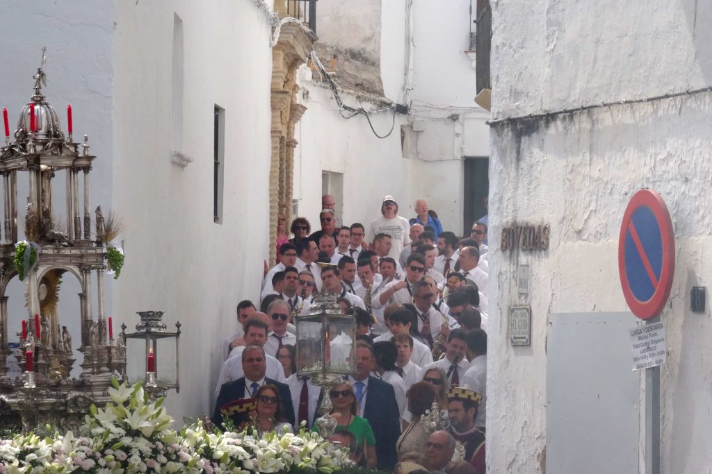 Sonntägliche Prozession in Arcos de la Frontera