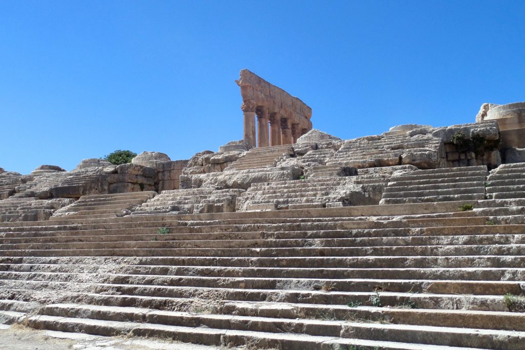 Baalbek, Libanon. Treppen zur Tempelanlage.