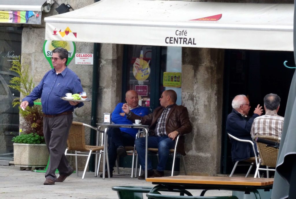 Vor dem Café Central