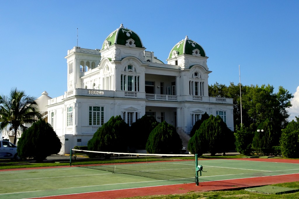 Club Cienfuegos, restauriertes Gebäude des Yacht Clubs aus den 1920er Jahren