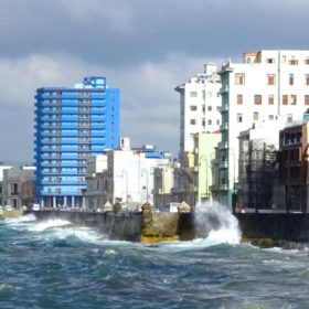 Malecón, Uferpromenade in Havanna, Kuba.