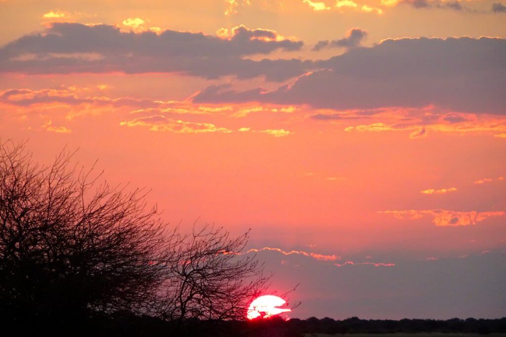 Sonnenuntergang in Kubu Island