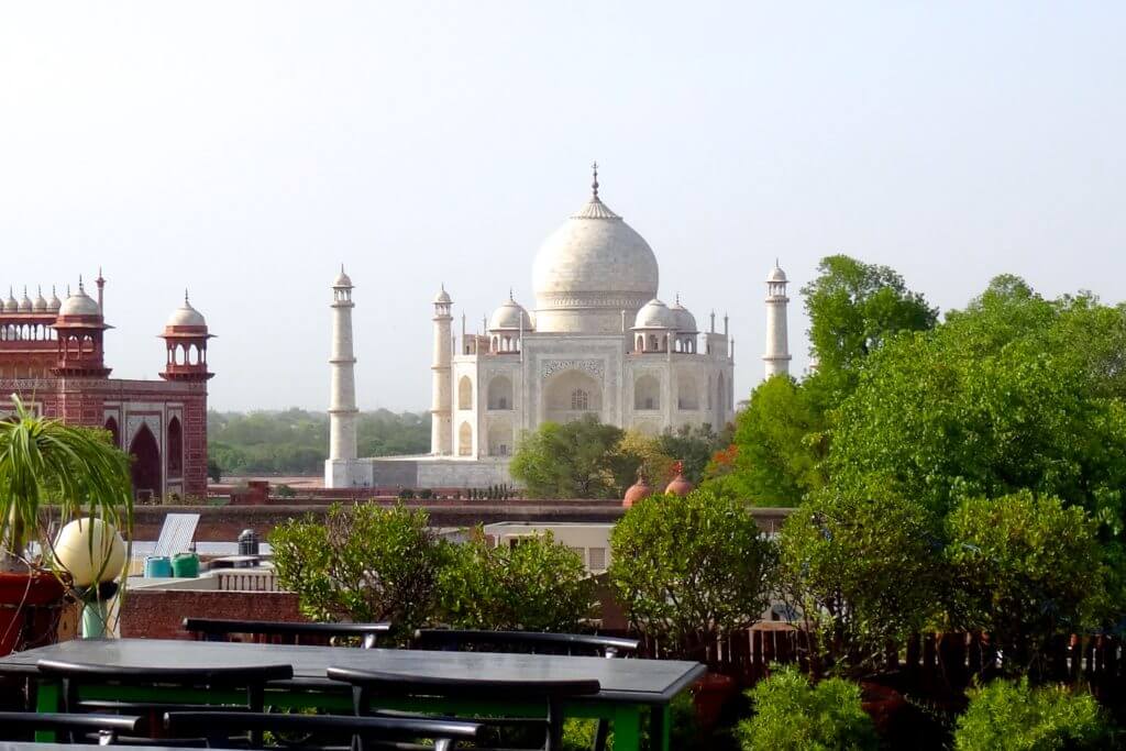 Taj Mahal: Blick vom Dach des Hotels Sonya