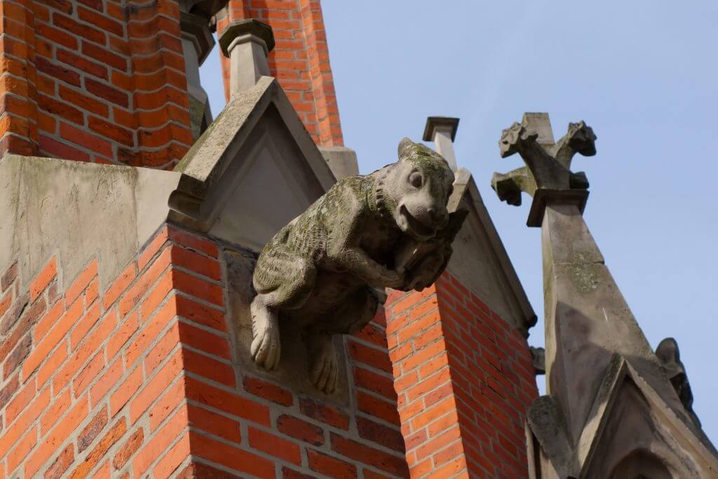 Hasenfigur an der Christuskirche Hannover