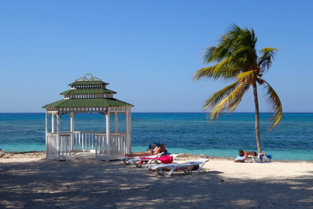 Strandpavillon des Hotels Brisas Guardalavaca