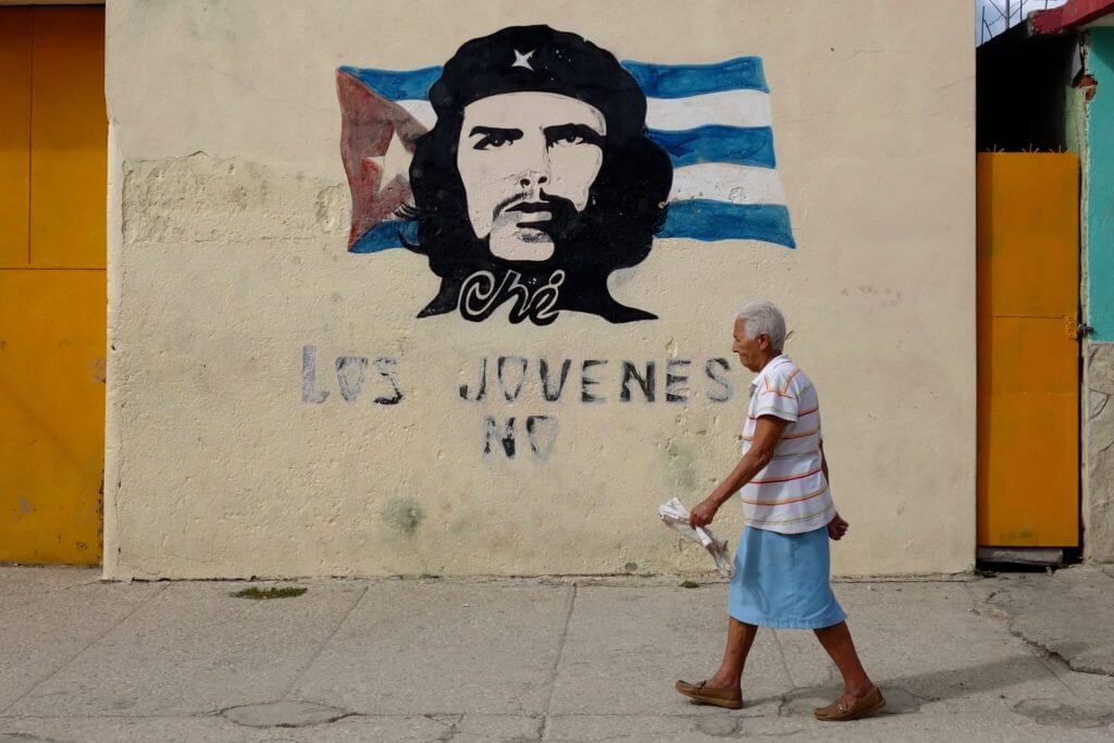 In den Straßen von Guantánamo: Wandbild von Che Guevara
