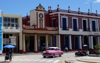 Holguín, Parque Calixto Garcia.