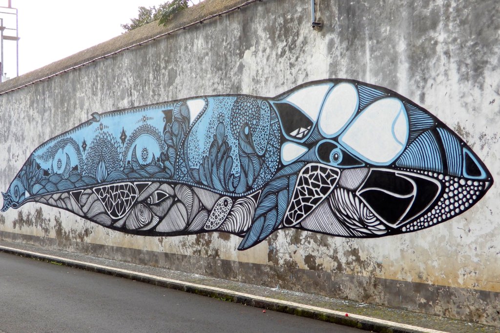 Street Art in Ponta Delgada. Wal von Hazul aus Porto.