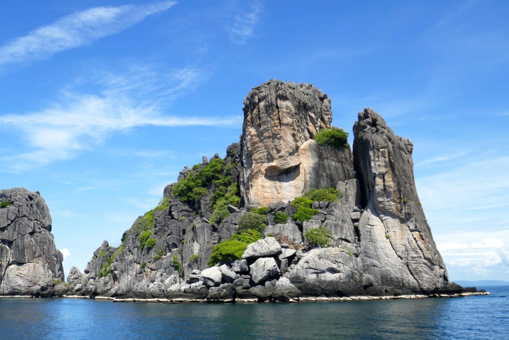 "Buddha's palm", die Hand Buddhas, auf der Insel Koh Ngam Yai.
