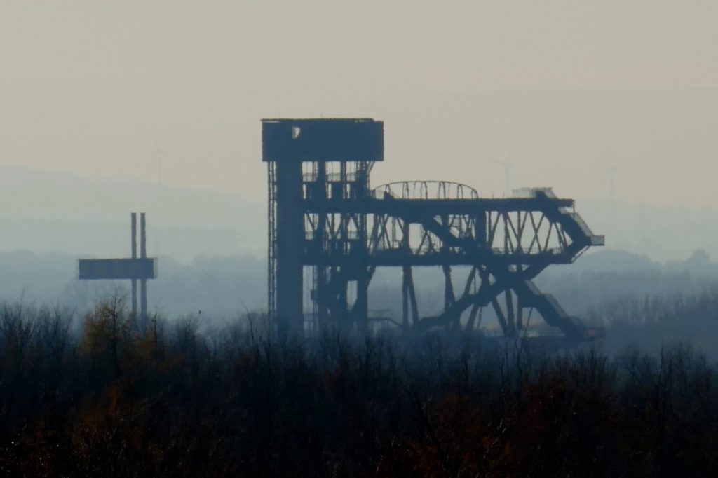 Expo 2000 Hannover. Blick vom Kronsberg auf den Holländischen Pavillon.