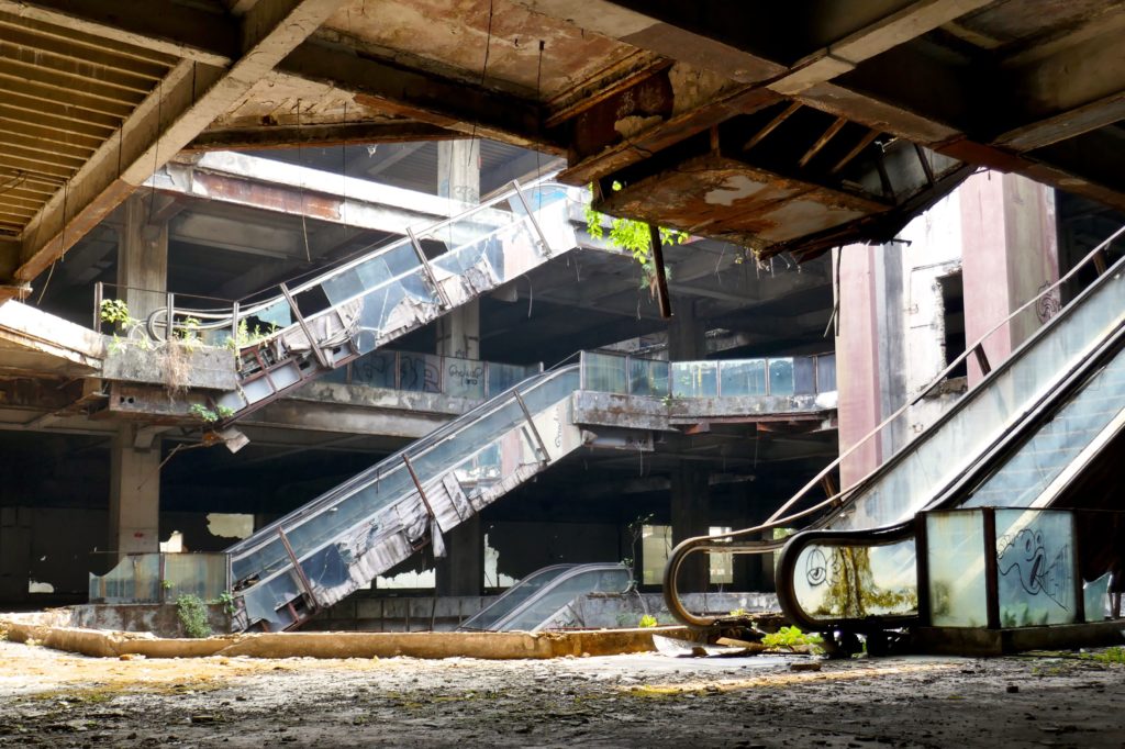 New World Mall, Bangkok. Seit mehr als zwei Jahrzehnten eine Ruine.