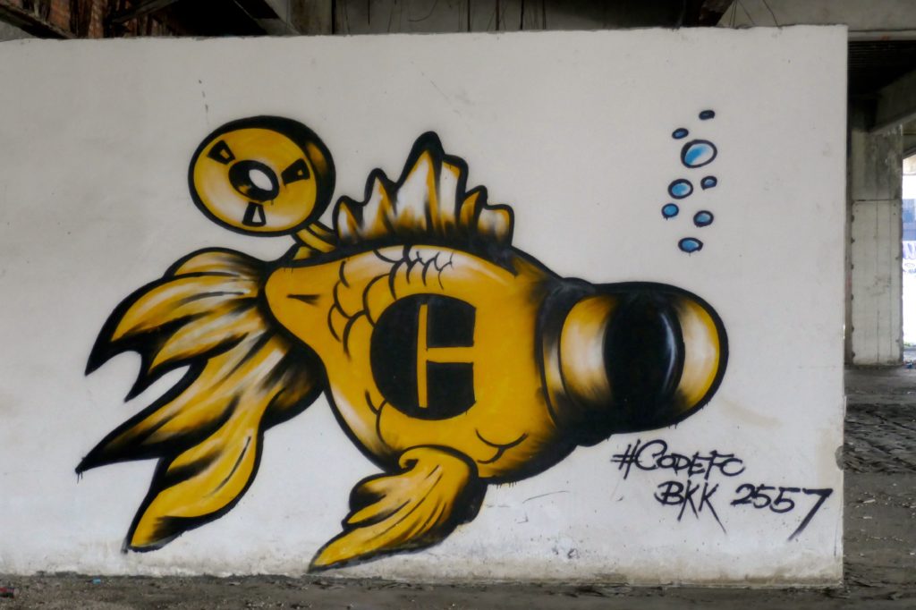 New World Mall, Bangkok. Maritime Street Art im Lost Place.