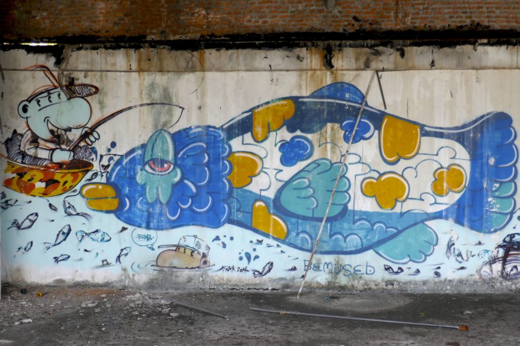 New World Mall, Bangkok. Fisch-Graffiti.