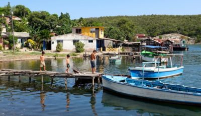 Blick auf Cayo Granma, die Santiago de Cuba vorgelagerte Insel.