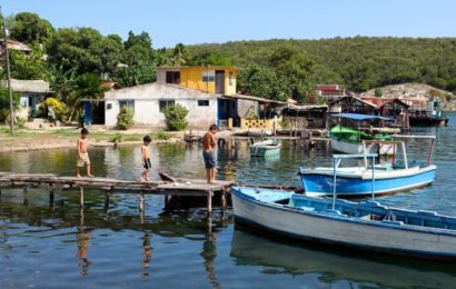 Blick auf Cayo Granma, die Santiago de Cuba vorgelagerte Insel.