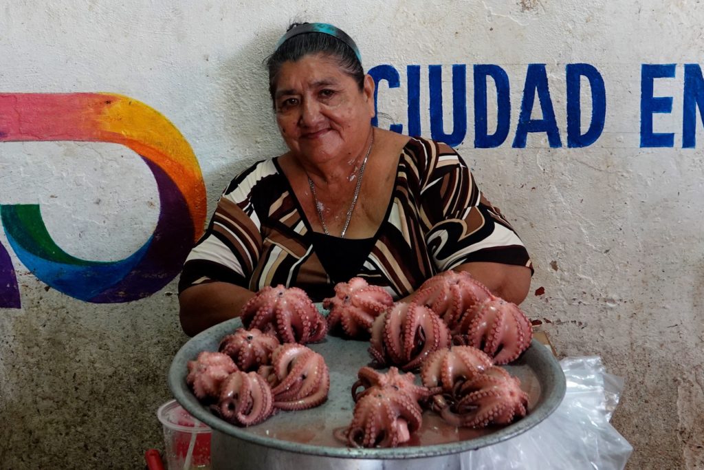 Verkauf von Oktopus auf dem Mercado Pedro Sainz de Baranda in Campeche.