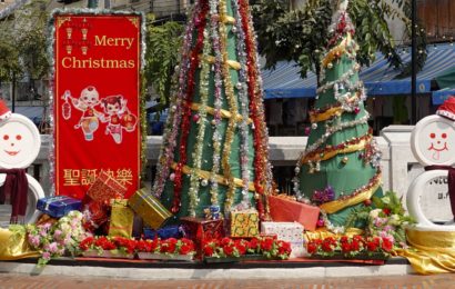 Weihnachten 2021 in Bangkok: bunte Deko in Chinatown.