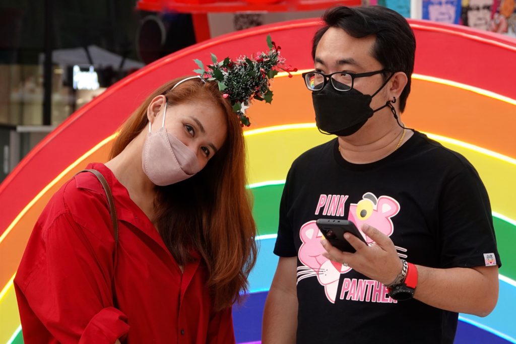 Fotogener Spaß: Bunte Weihnachten in Bangkok 2021.