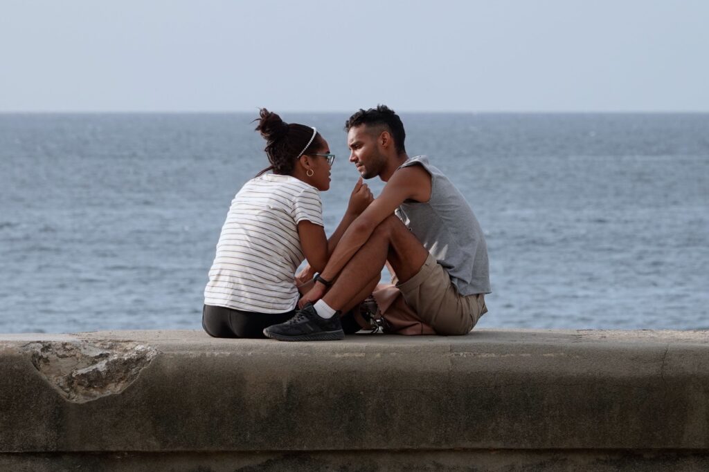 Havanna: Zweisamkeit am Malecón.