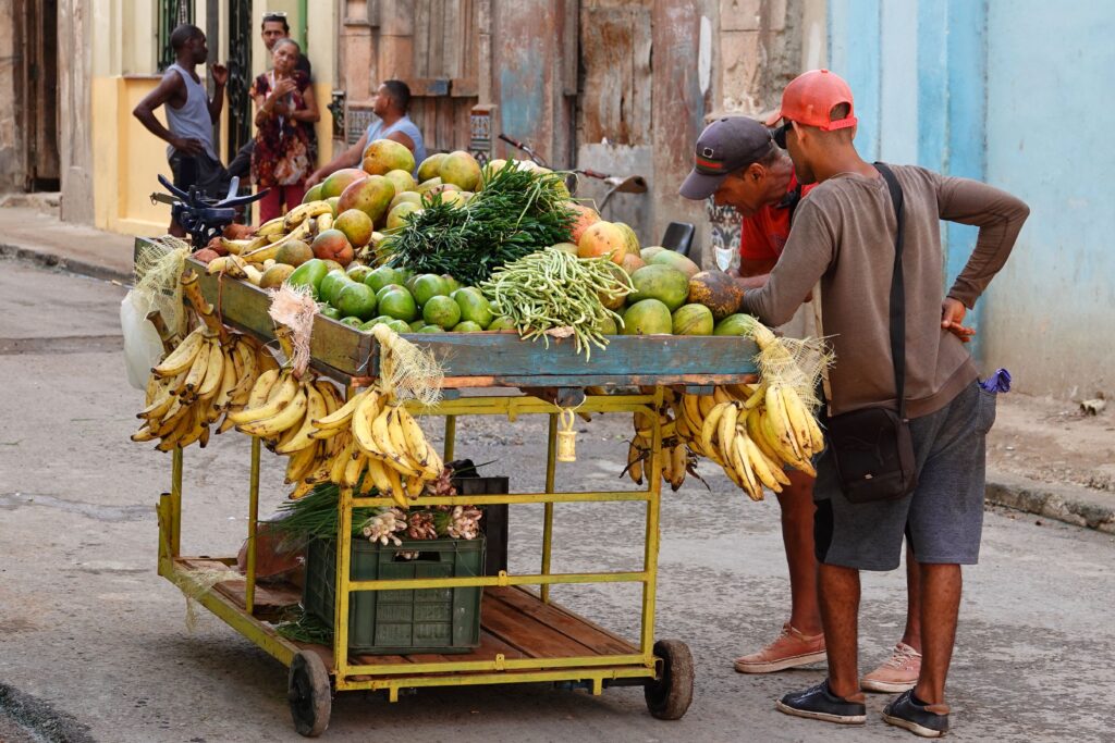 Obstverkauf in den Straßen von Havanna.