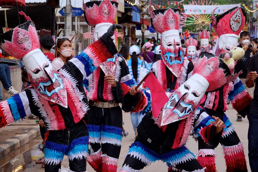 Phi Ta Khon, das "Geisterfestival" in Dan Sai, in der thailändischen Provinz Loei.