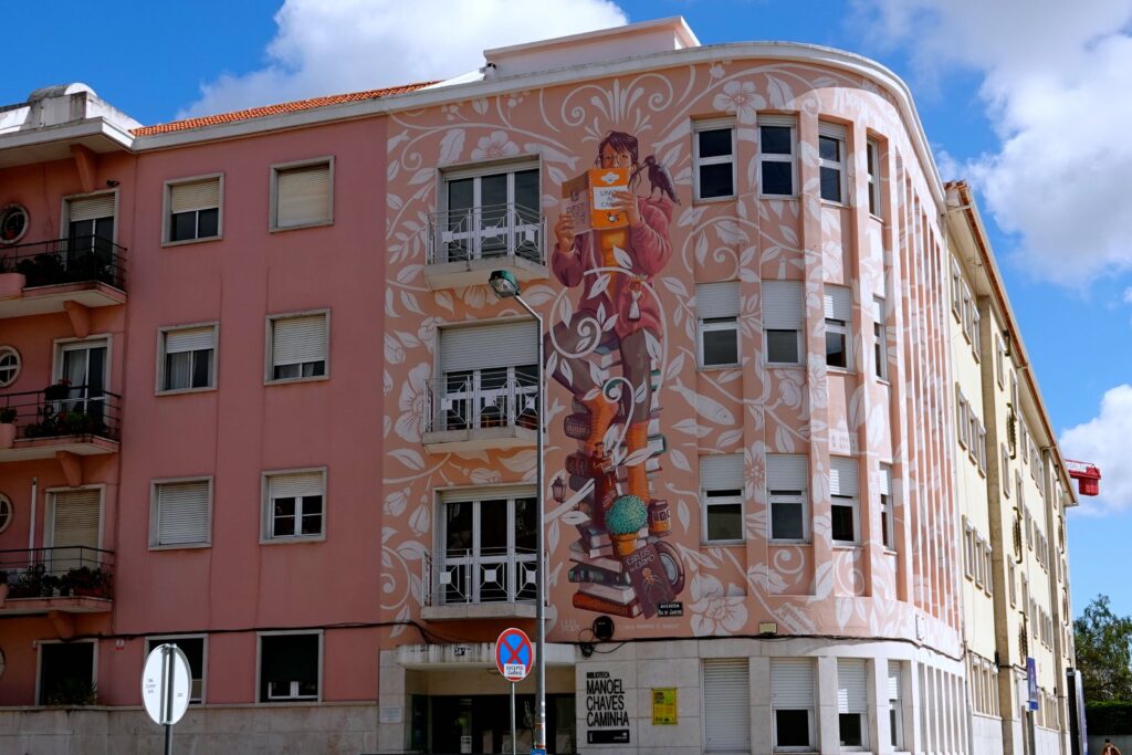 Carlos-do-Carmo-Mural von Mário Belém an der Bibliothek in Alvalade, Lissabon