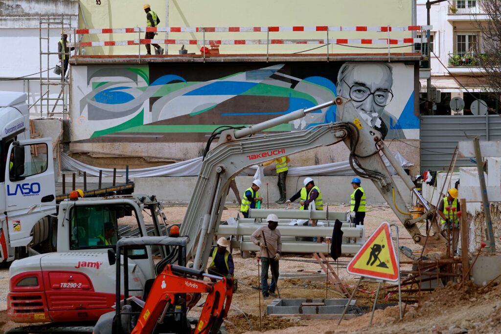 José-Cardoso-Pires-Mural von SKRAN während Bauarbeiten in Alvalade, Lissabon